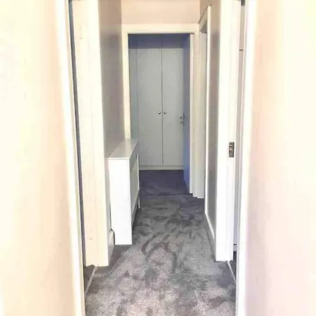 Shangri - La Spacious Family Townhouse *