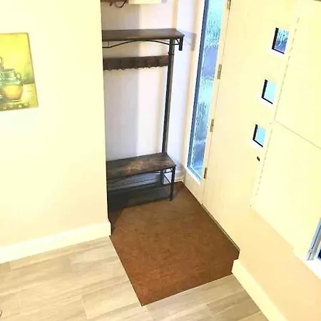 Дом отдыха Shangri - La Spacious Family Townhouse *