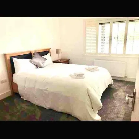 Shangri - La Spacious Family Townhouse
