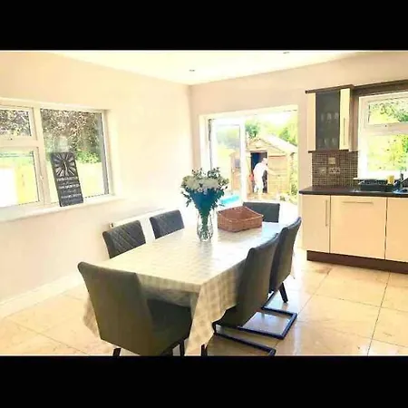 Shangri - La Spacious Family Townhouse * Cill Airne