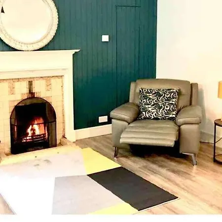 Vakantiehuis Shangri - La Spacious Family Townhouse
